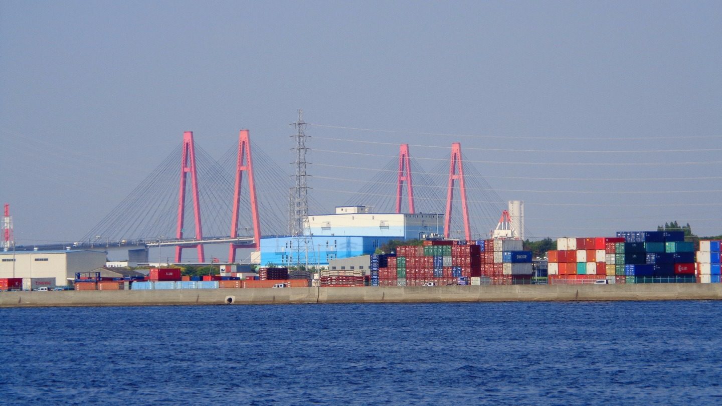 経験と実績に裏打ちされた信頼(名古屋港のコンテナターミナル)